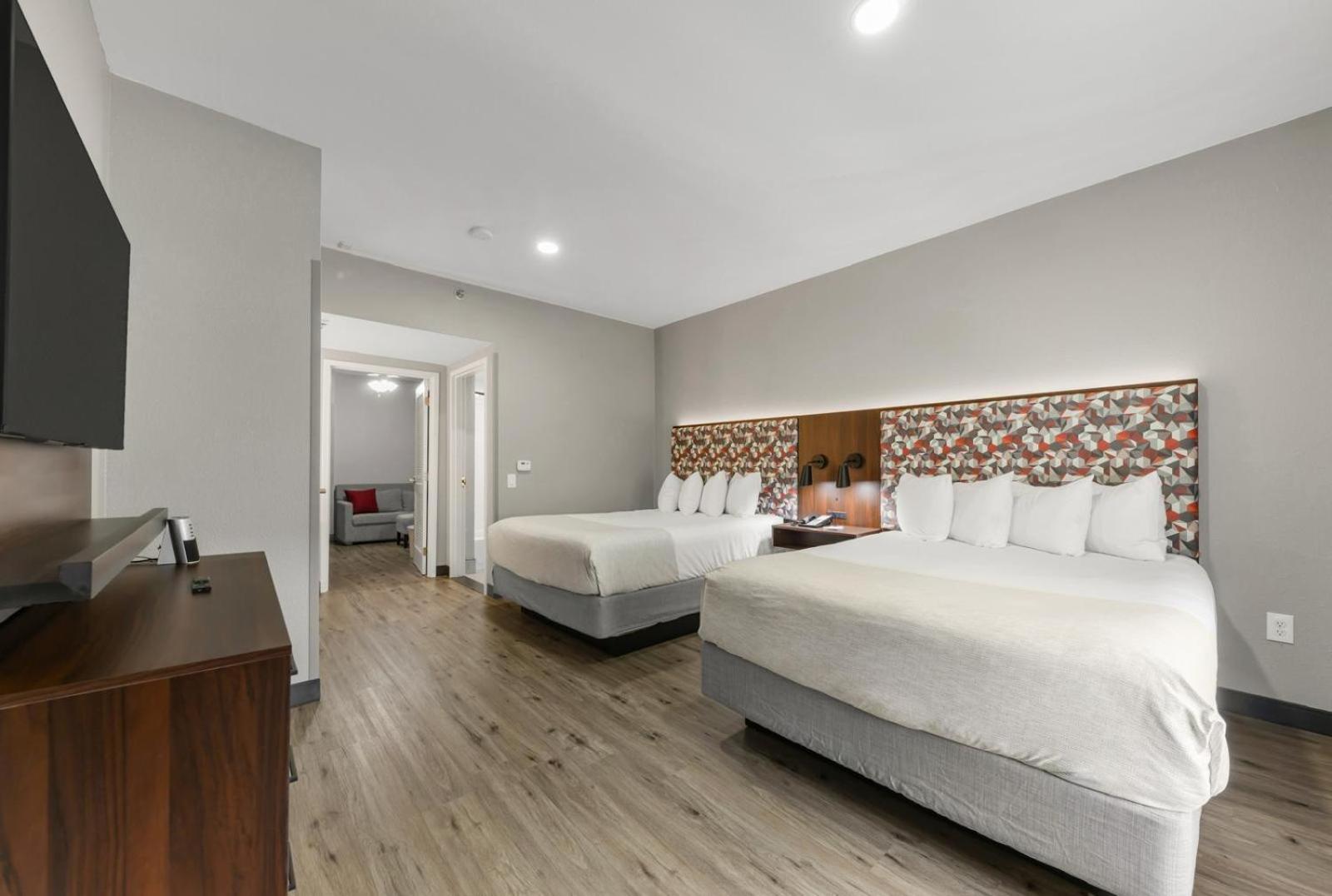Hawthorn Suites by Wyndham College Station Main image 1