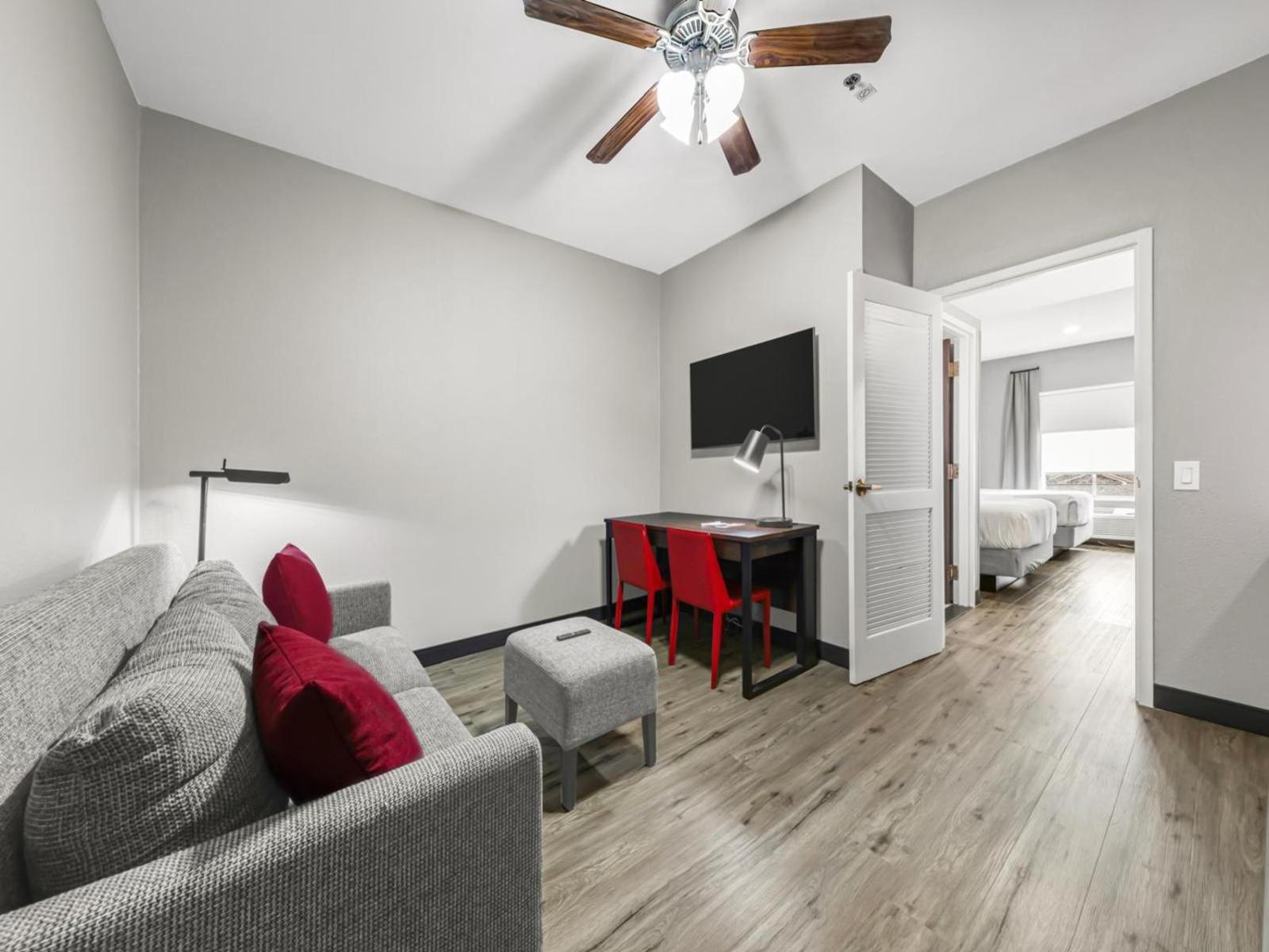 Hawthorn Suites by Wyndham College Station Main image 2